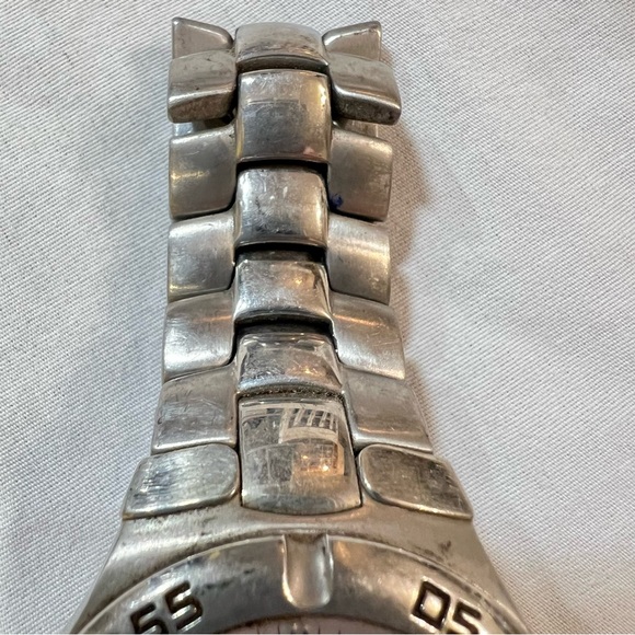 Nautica Stainless Steel Watch Needs a new battery - Picture 4 of 12